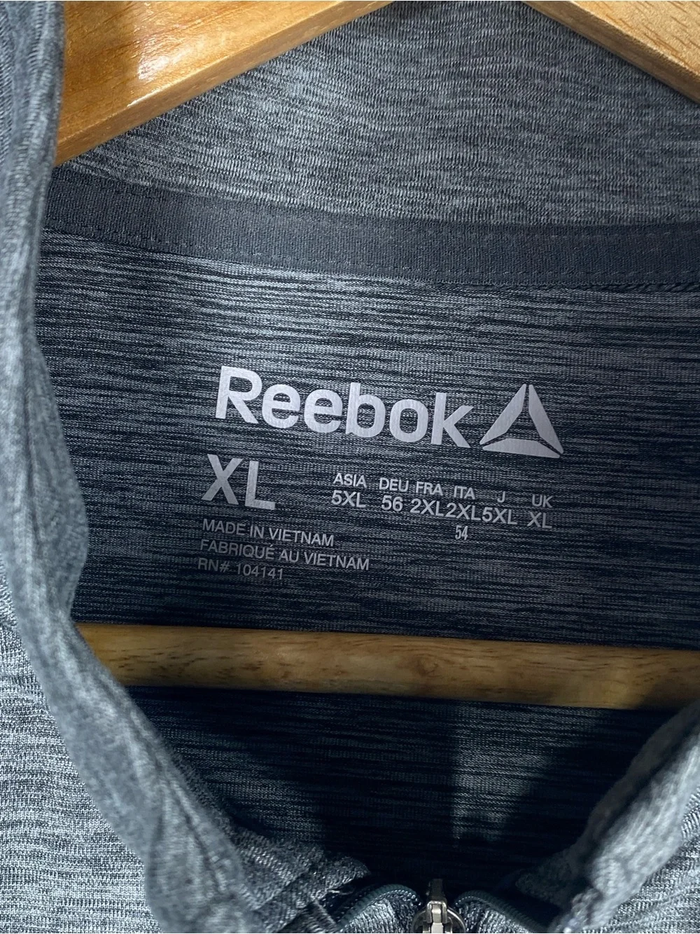 Reebok Men's Heather Gray Half-Zip Performance Top Size XL Athletic long sleeve